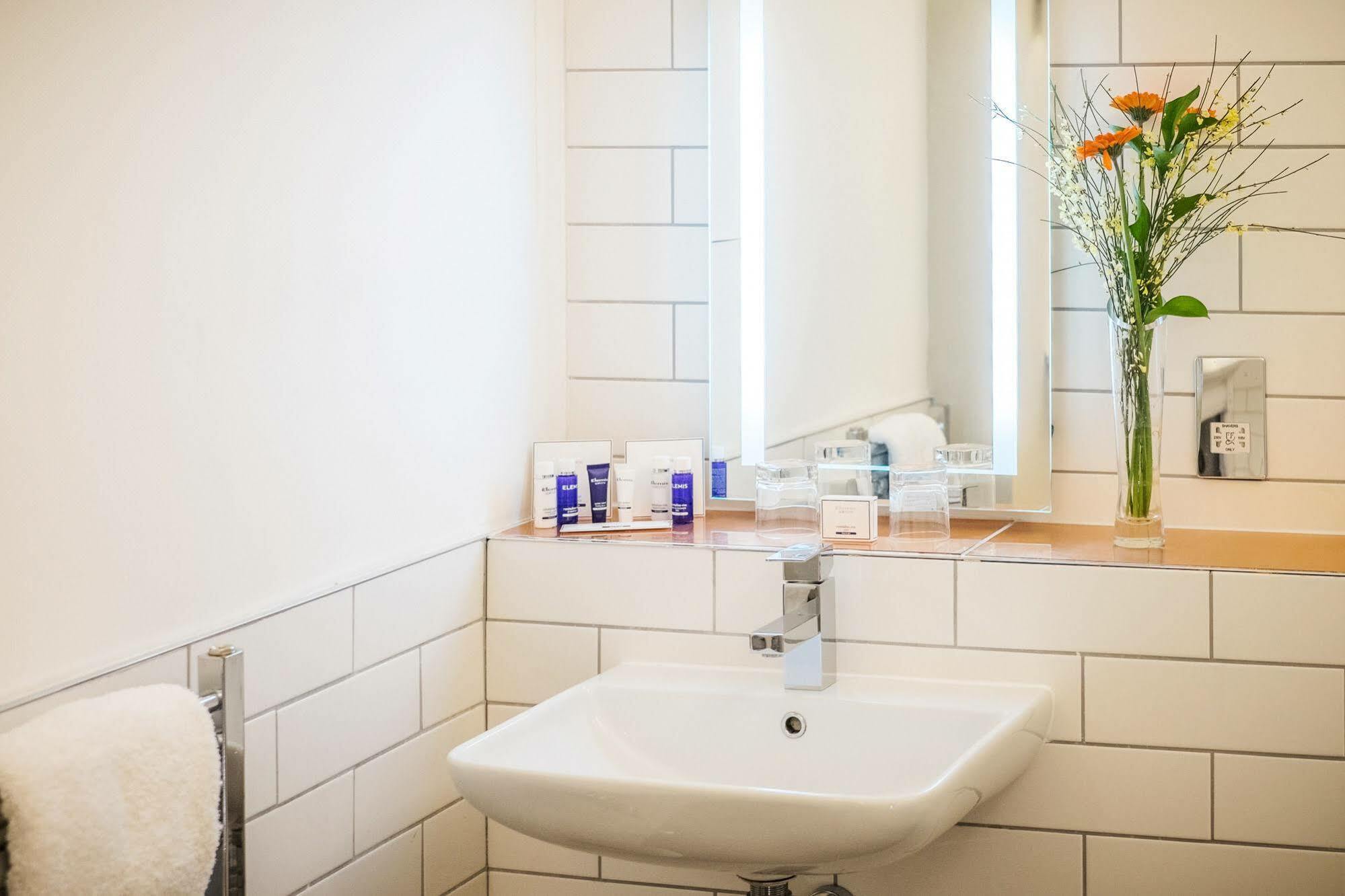 בריסטול Berkeley Suites מראה חיצוני תמונה